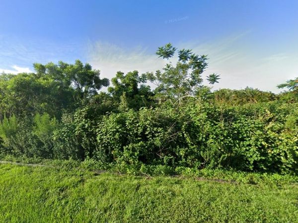 2012 SE Giffen Avenue, Port Saint Lucie, FL 34952