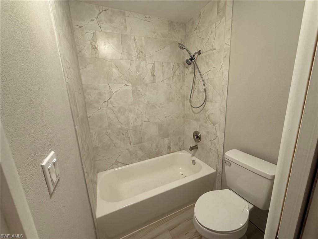 6468 Royal Woods Dr, Fort Myers, FL 33908 Photo