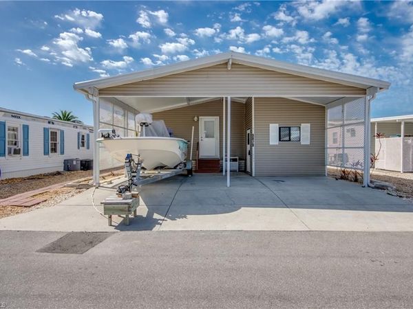 5020 Gulfgate LN, ST. JAMES CITY, FL 33956