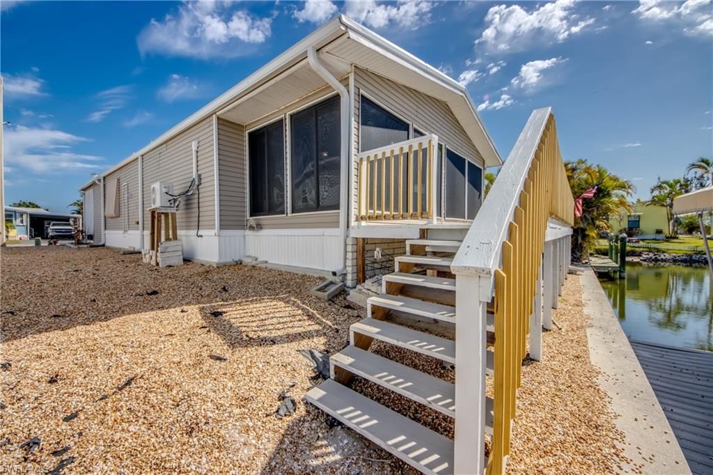 5020 Gulfgate Ln, Saint James City, FL 33956 Photo