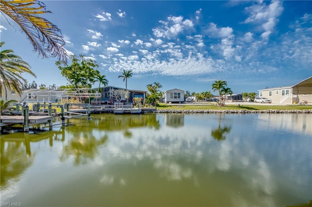 5020 Gulfgate Ln, Saint James City, FL 33956 Photo