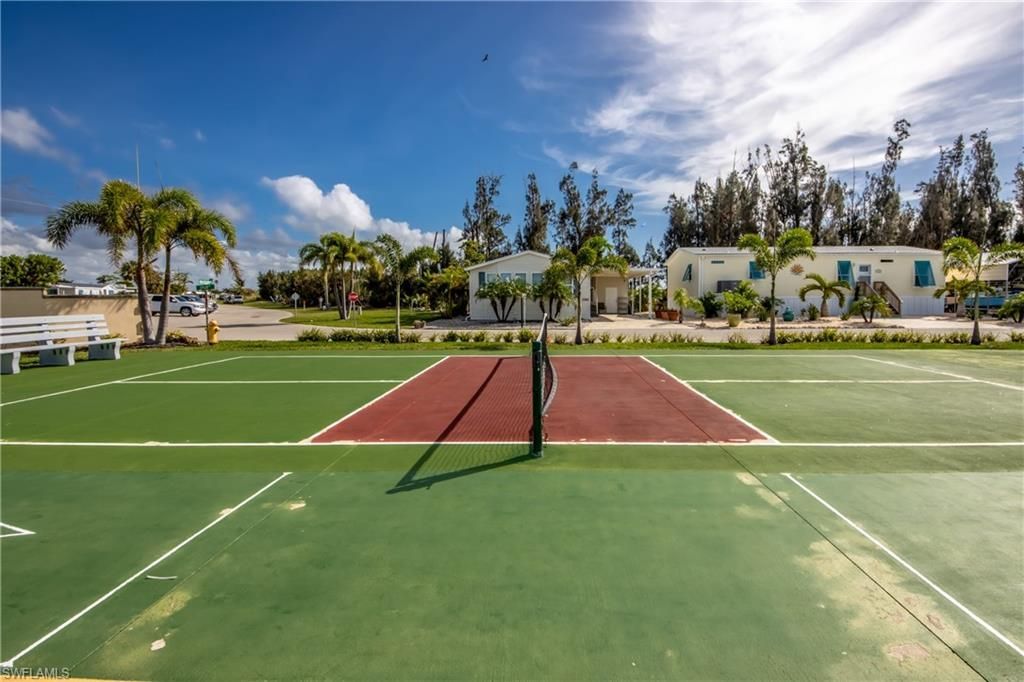 5020 Gulfgate Ln, Saint James City, FL 33956 Photo