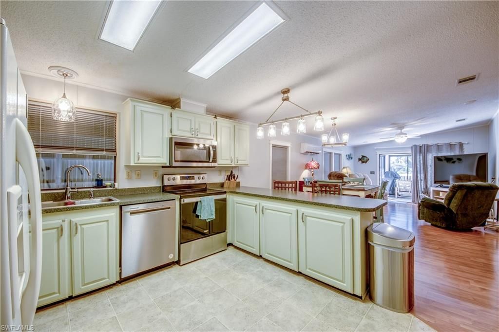 5020 Gulfgate Ln, Saint James City, FL 33956 Photo