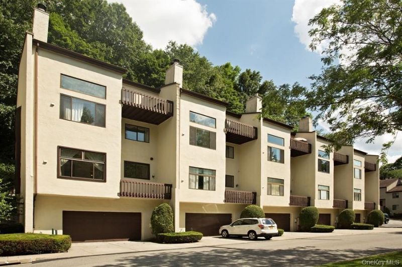 356 North Greeley Avenue, Chappaqua, NY 10514 Main Photo