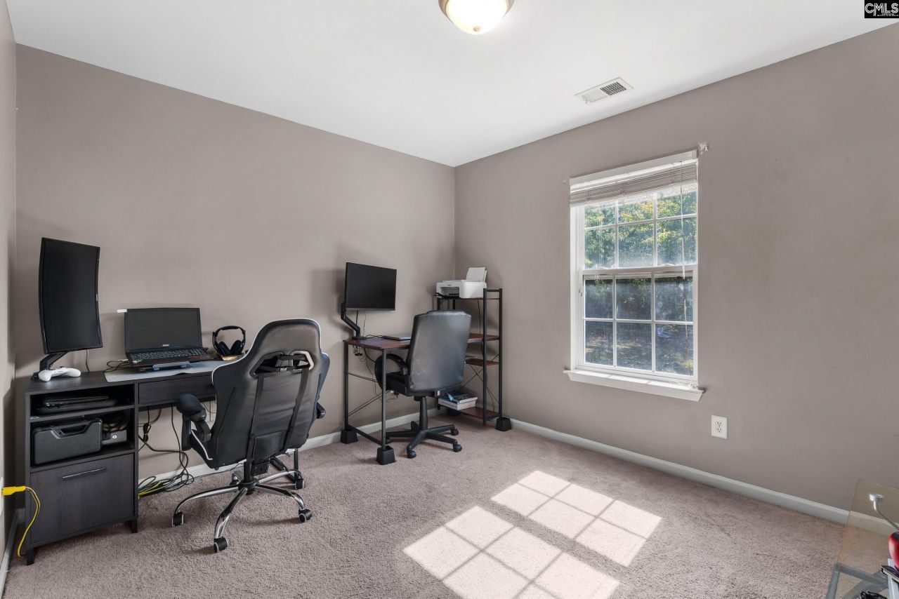 105 Saskatoon Drive Photo 16