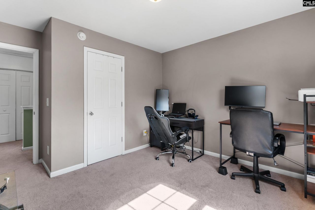 105 Saskatoon Drive Photo 17