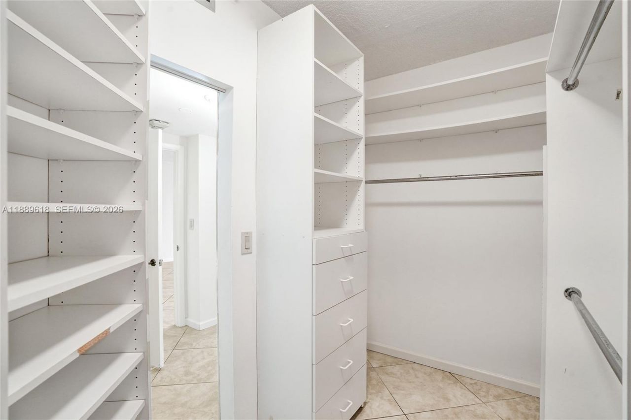 20281 E Country Club Dr, Unit 2110, Aventura, FL 33180 Photo