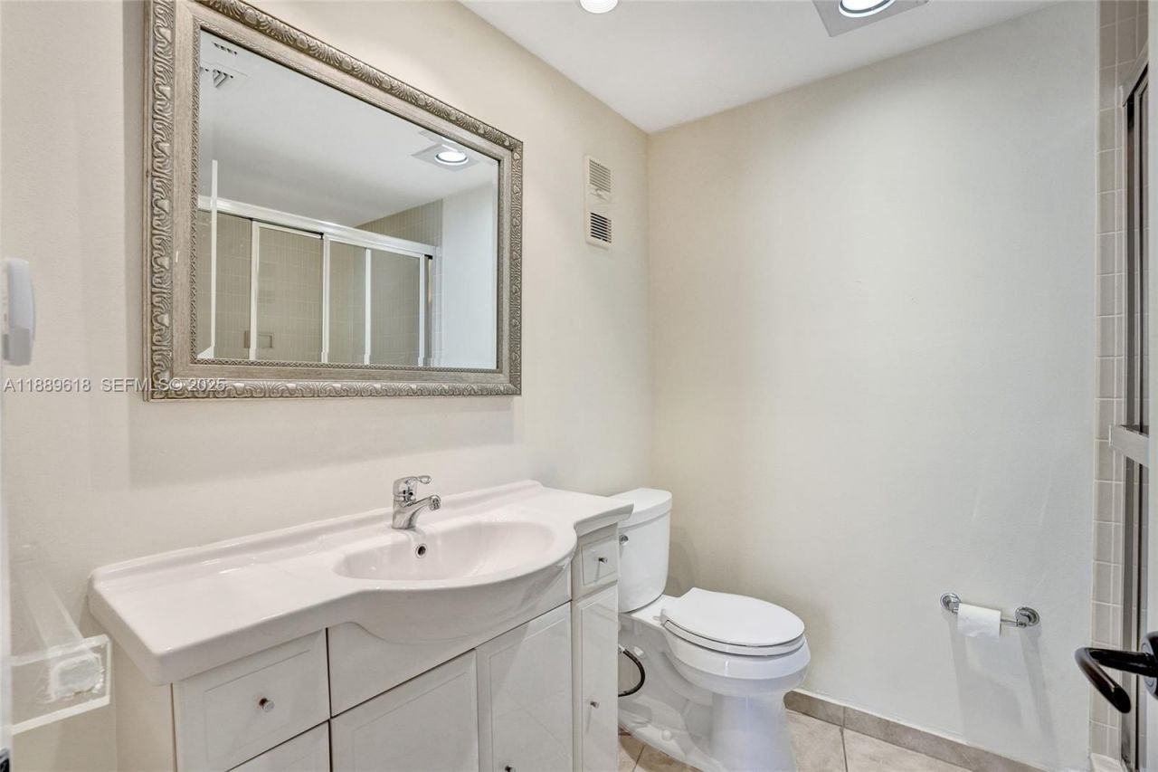 20281 E Country Club Dr, Unit 2110, Aventura, FL 33180 Photo