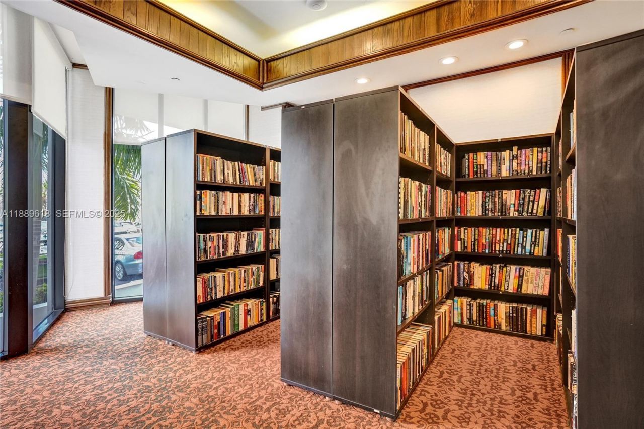 20281 E Country Club Dr, Unit 2110, Aventura, FL 33180 Photo