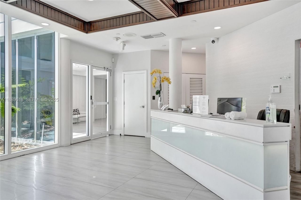 20281 E Country Club Dr, Unit 2110, Aventura, FL 33180 Photo