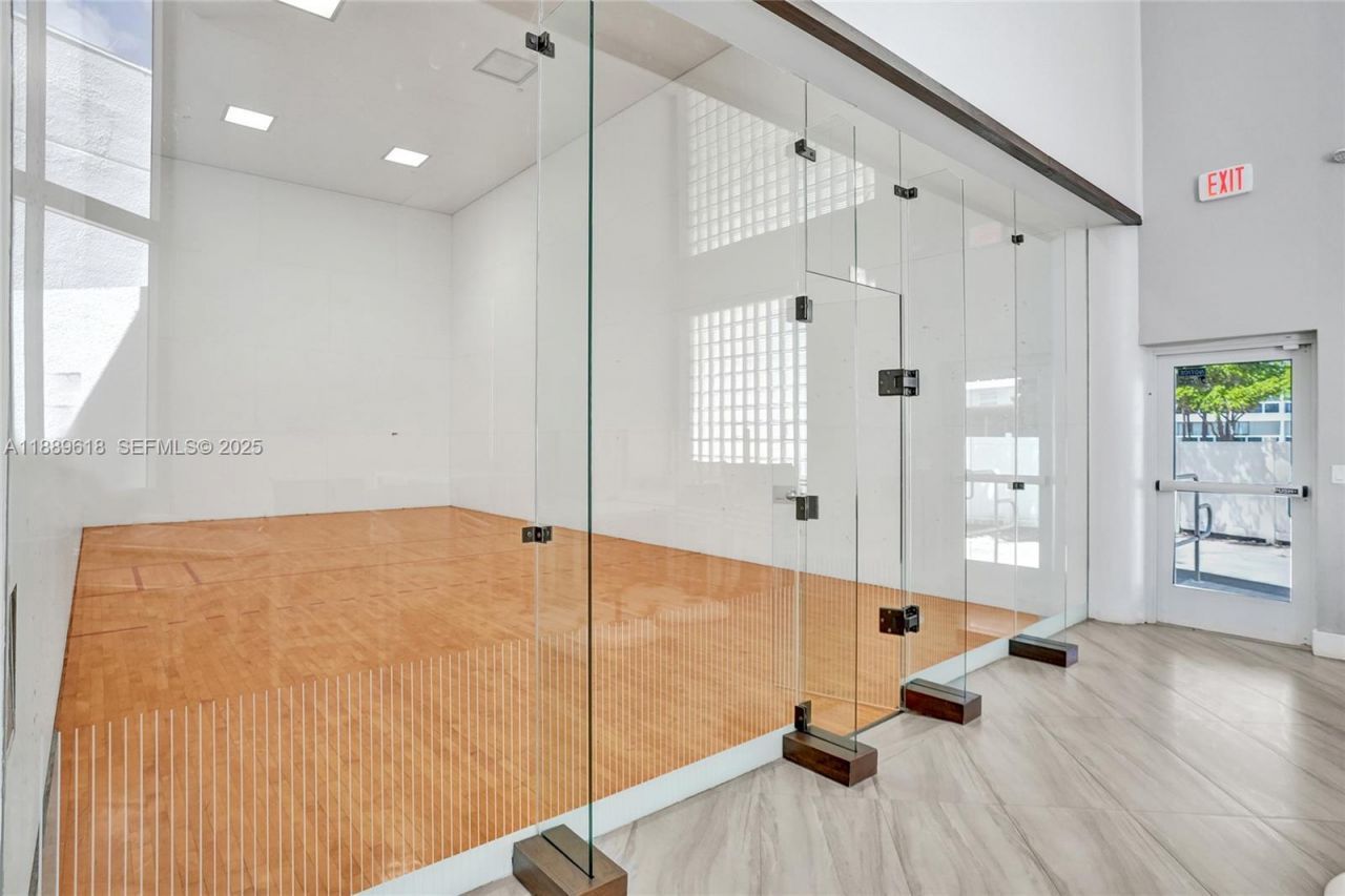 20281 E Country Club Dr, Unit 2110, Aventura, FL 33180 Photo