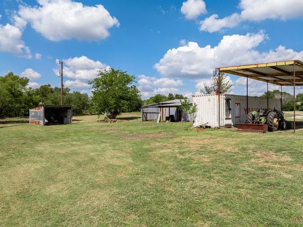 4819 Heritage Parkway, Leroy, TX 76624