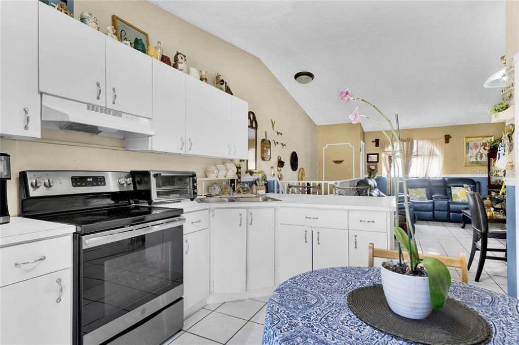 7842 W 34th Lane, Unit 202, Hialeah, FL 33018 Photo