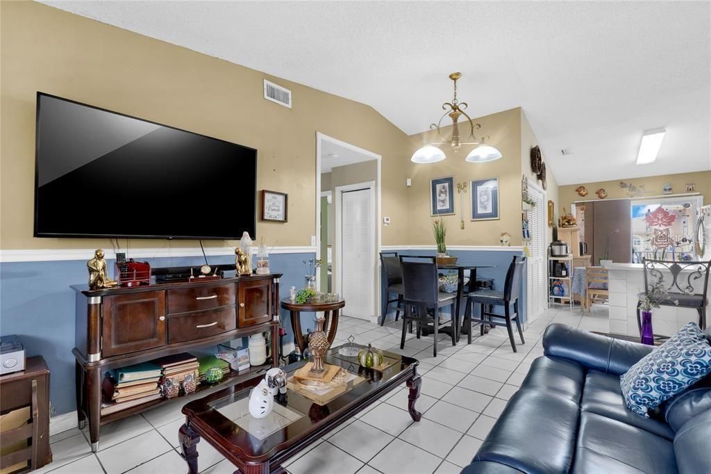 7842 W 34th Lane, Unit 202, Hialeah, FL 33018 Photo