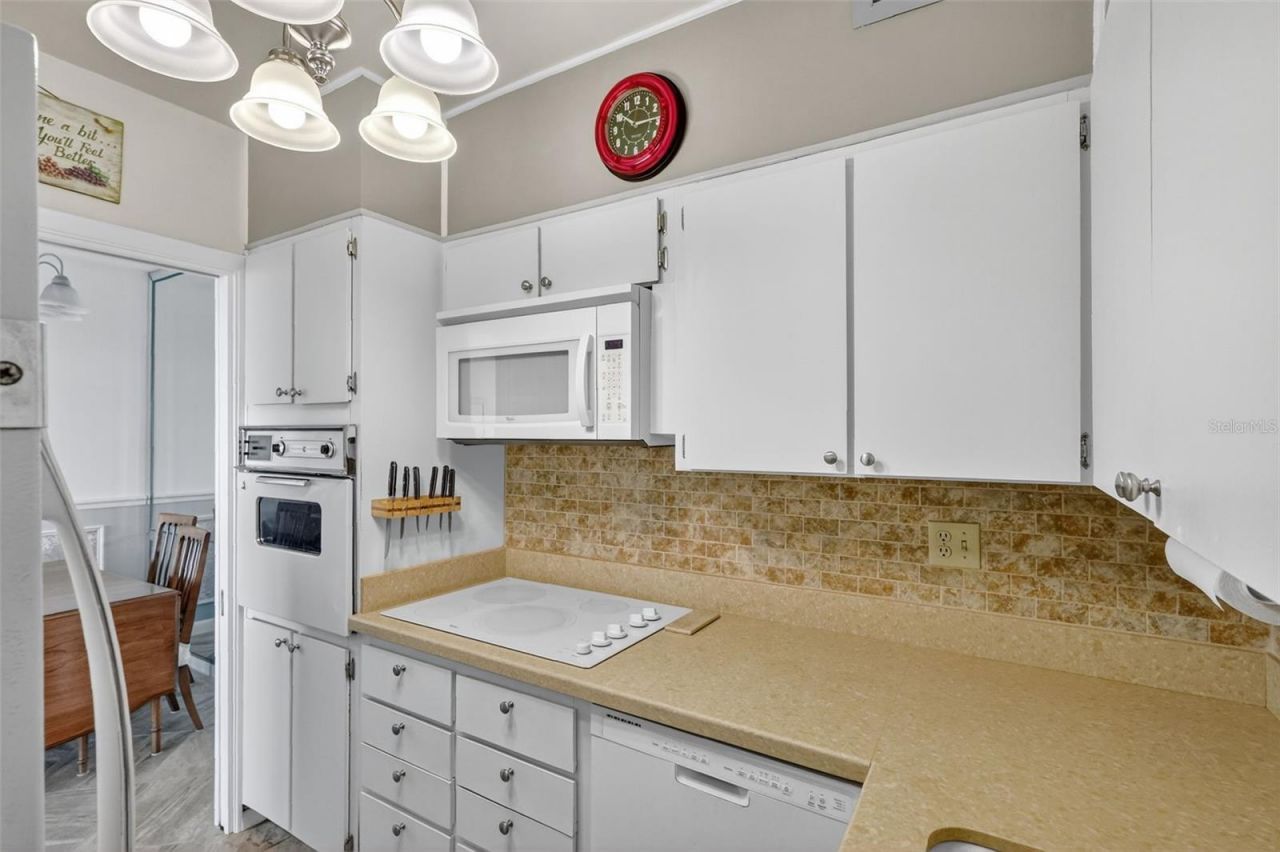 31 Island Way, Unit 408, Clearwater Beach, FL 33767 Photo