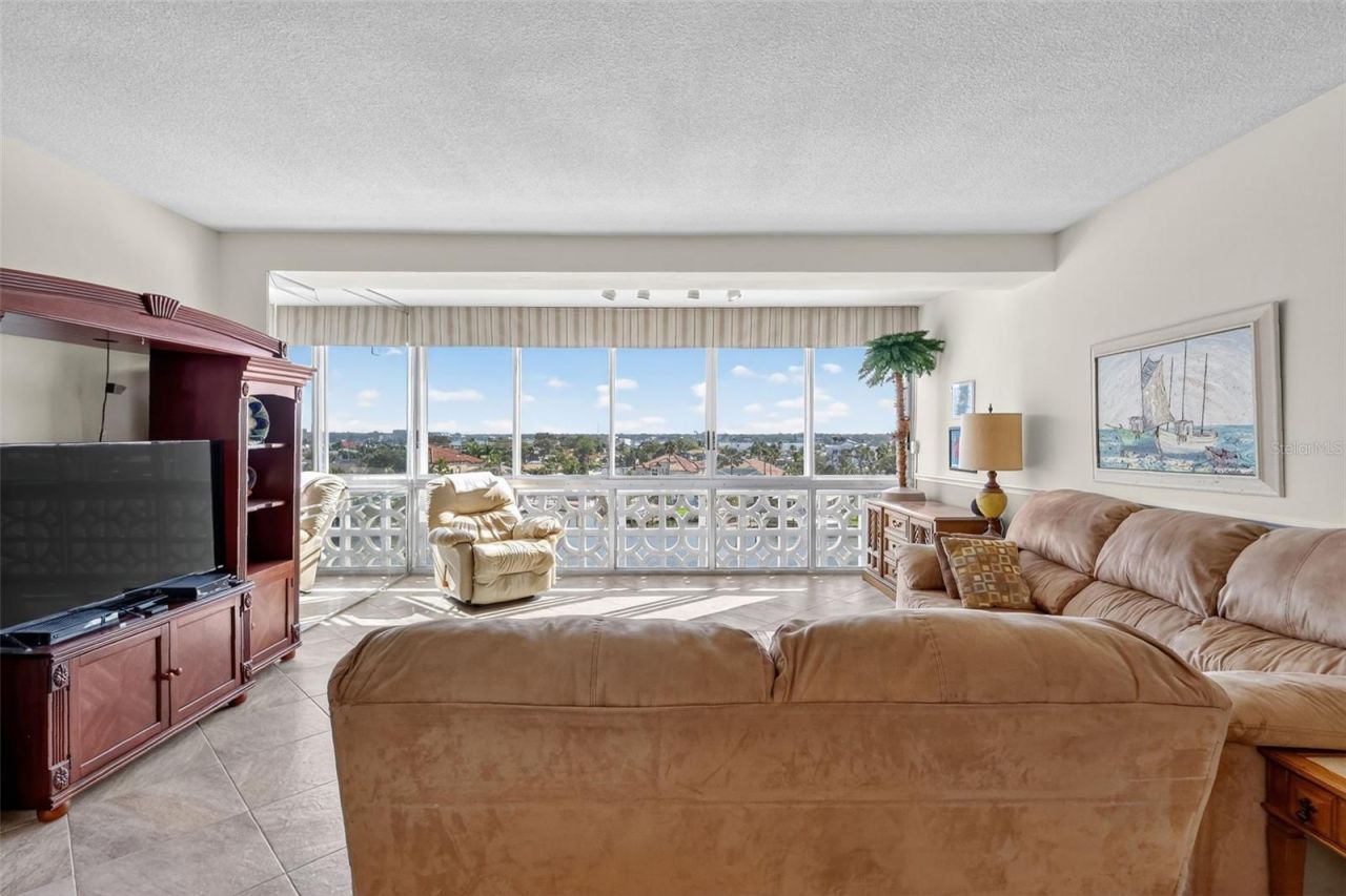 31 Island Way, Unit 408, Clearwater Beach, FL 33767 Photo