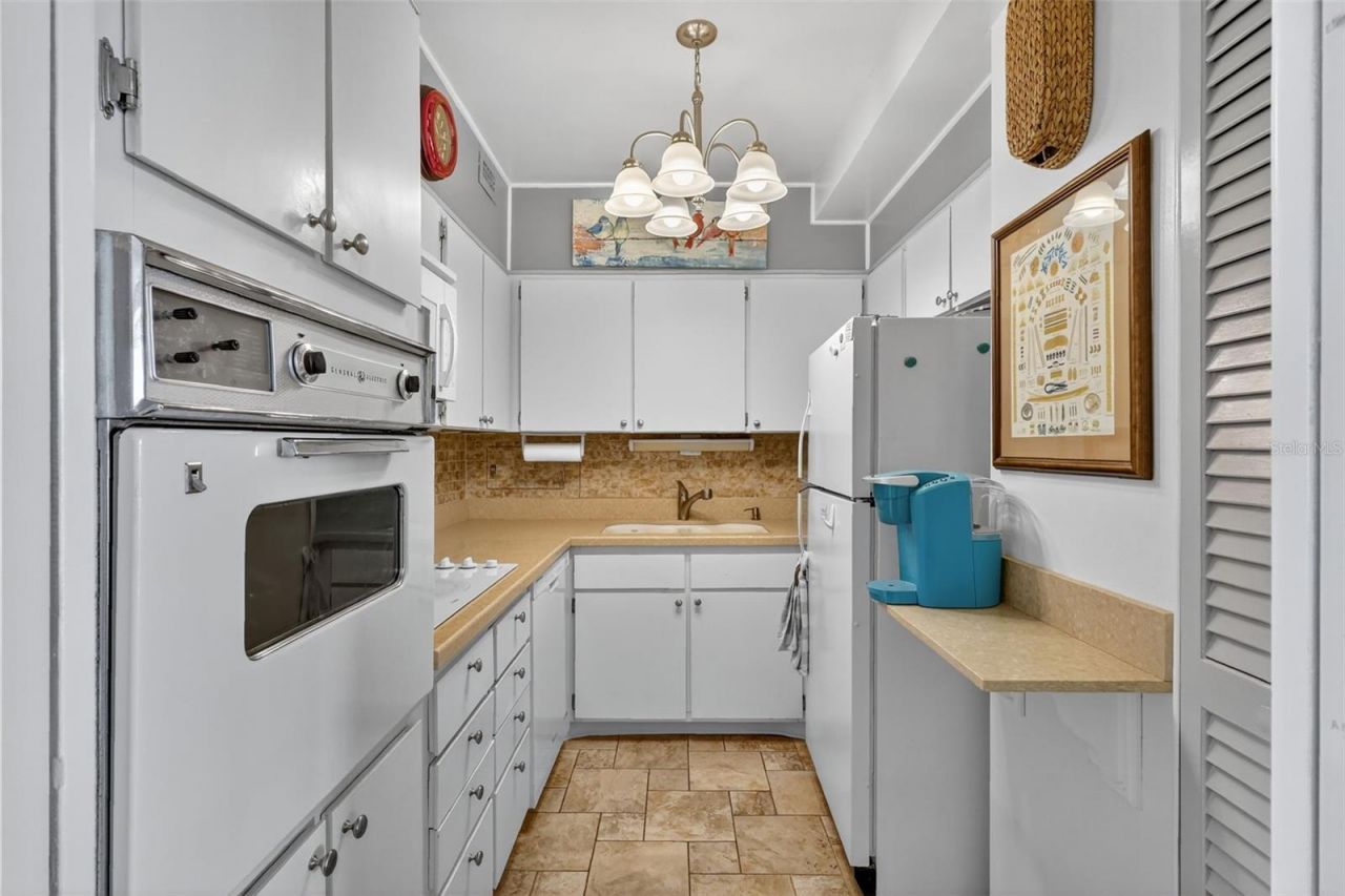 31 Island Way, Unit 408, Clearwater Beach, FL 33767 Photo