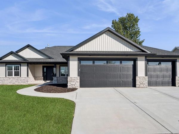 1338 HIGHLAND RIDGE DRIVE, De Pere, WI 54115