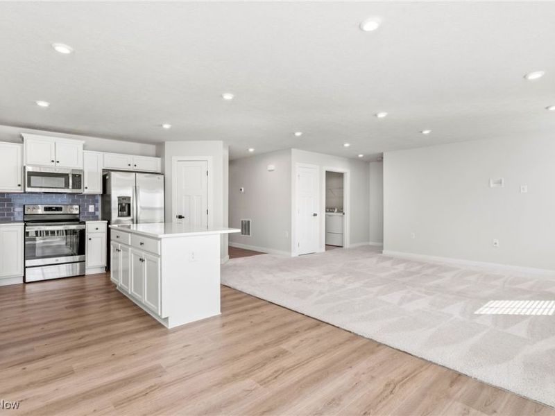 3658 knecht, Norton, OH 44203 Photo 22