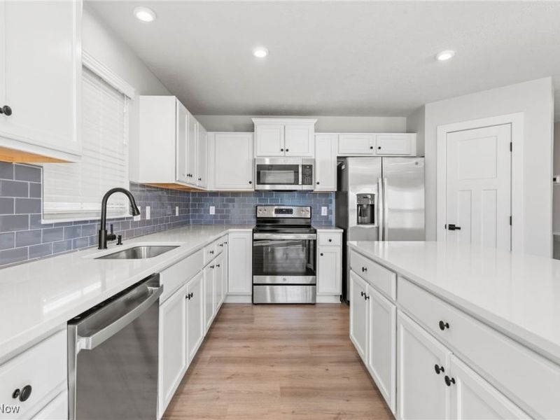 3658 knecht, Norton, OH 44203 Photo 24