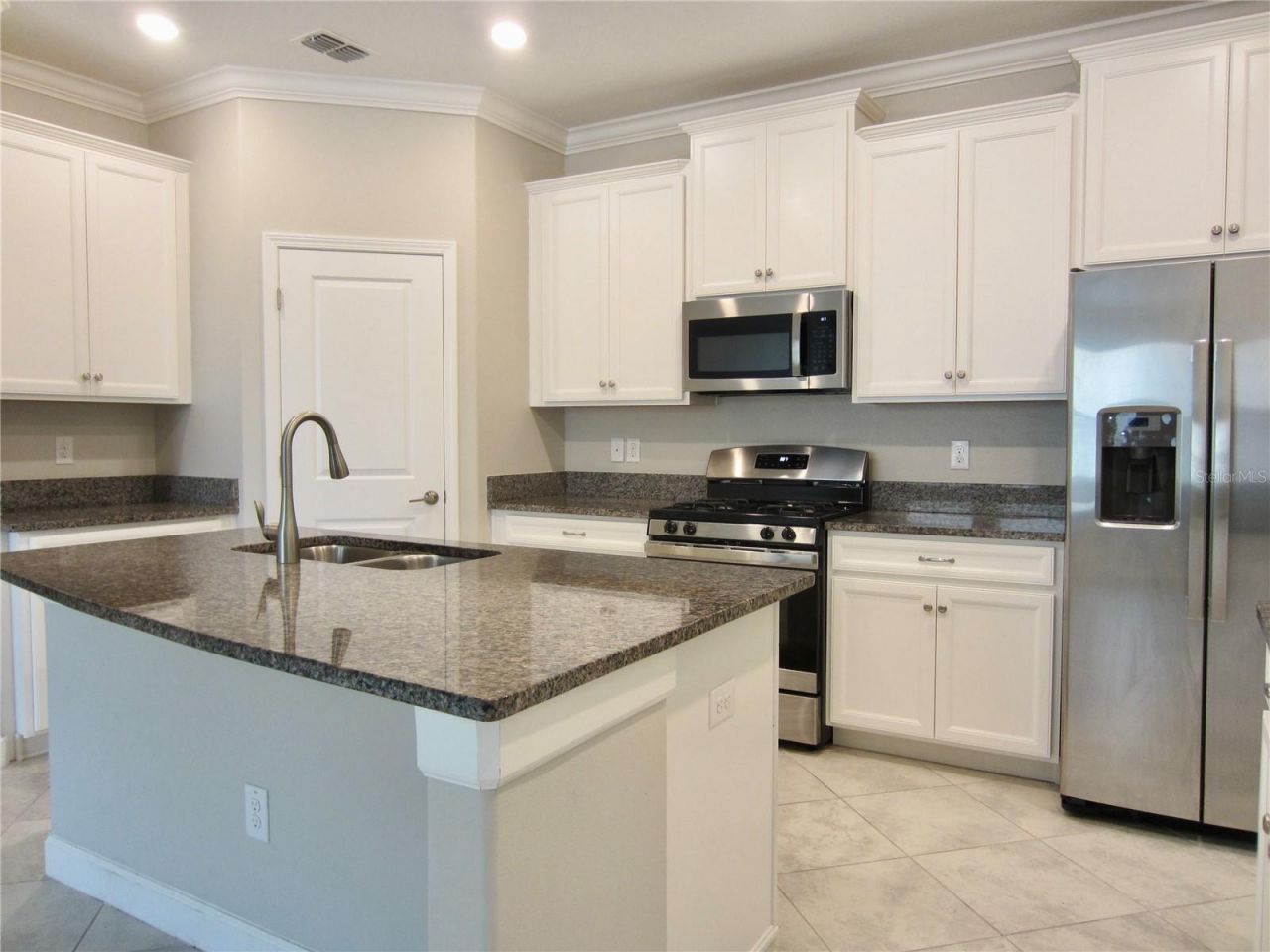 24815 Lambrusco Loop, Lutz, FL 33559 Photo