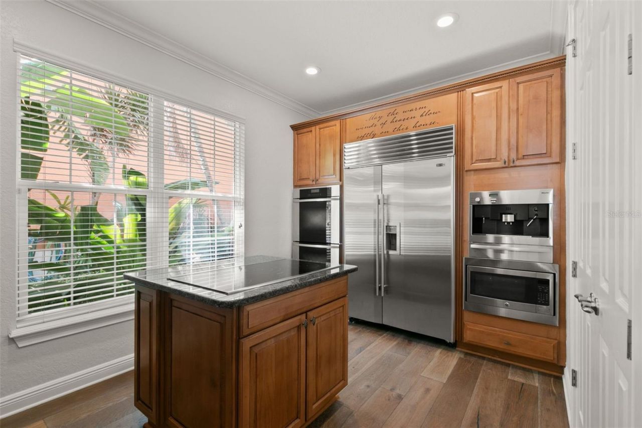 24 Mangrove Point, Saint Petersburg, FL 33705 Photo