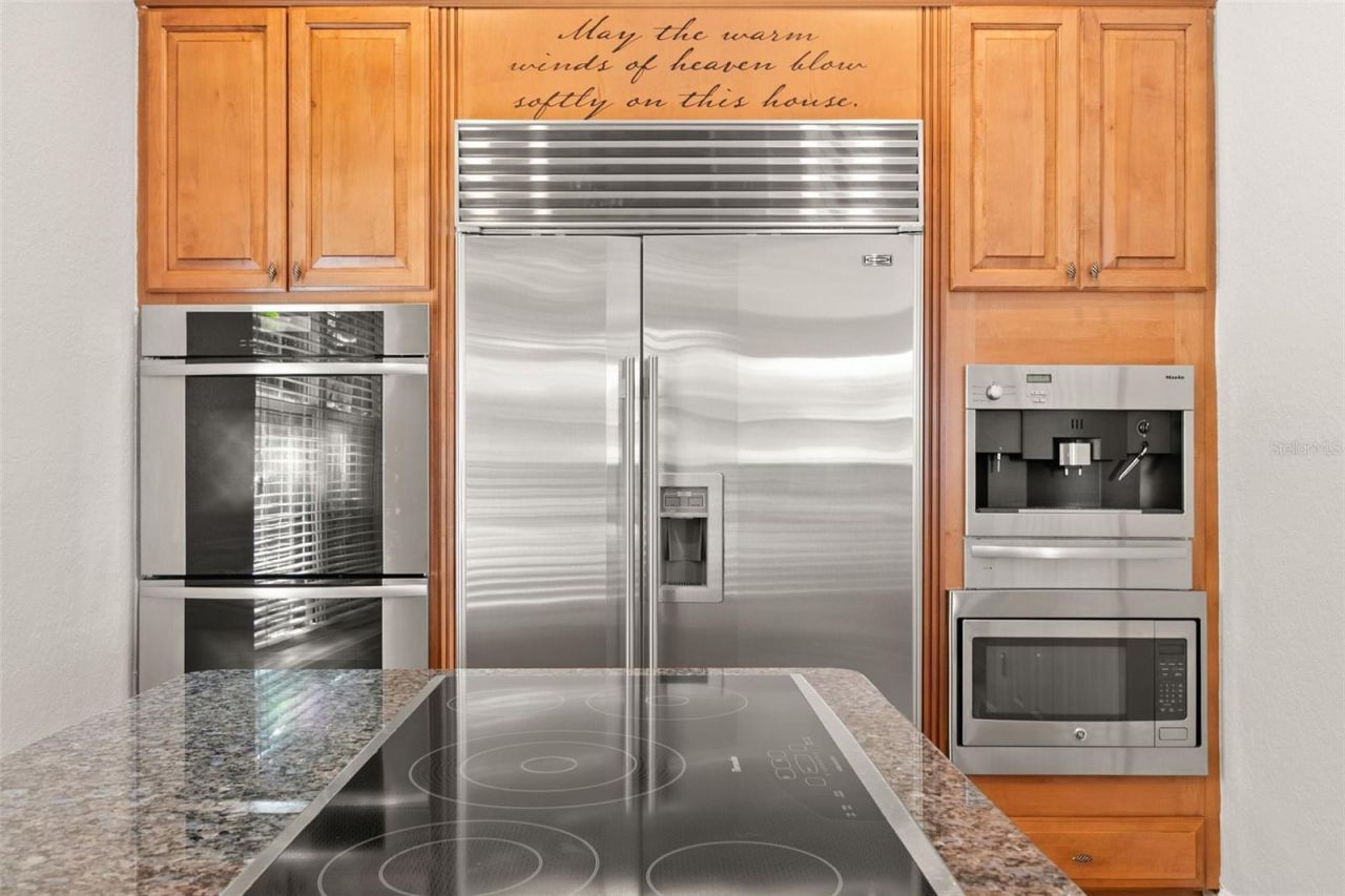 24 Mangrove Point, Saint Petersburg, FL 33705 Photo