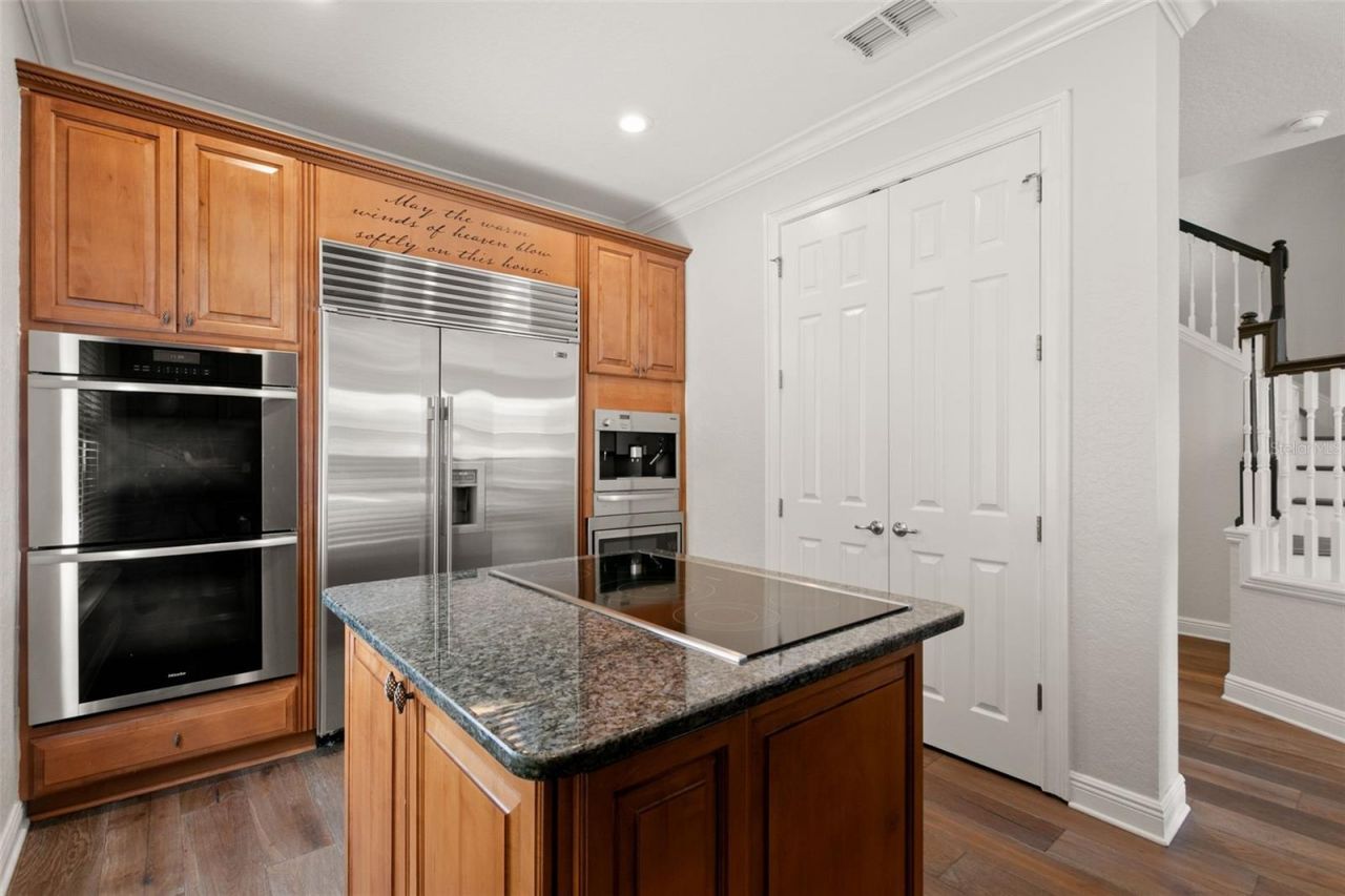 24 Mangrove Point, Saint Petersburg, FL 33705 Photo