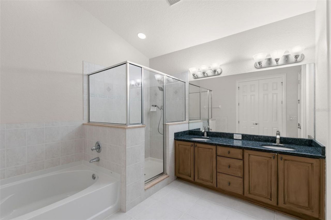 24 Mangrove Point, Saint Petersburg, FL 33705 Photo