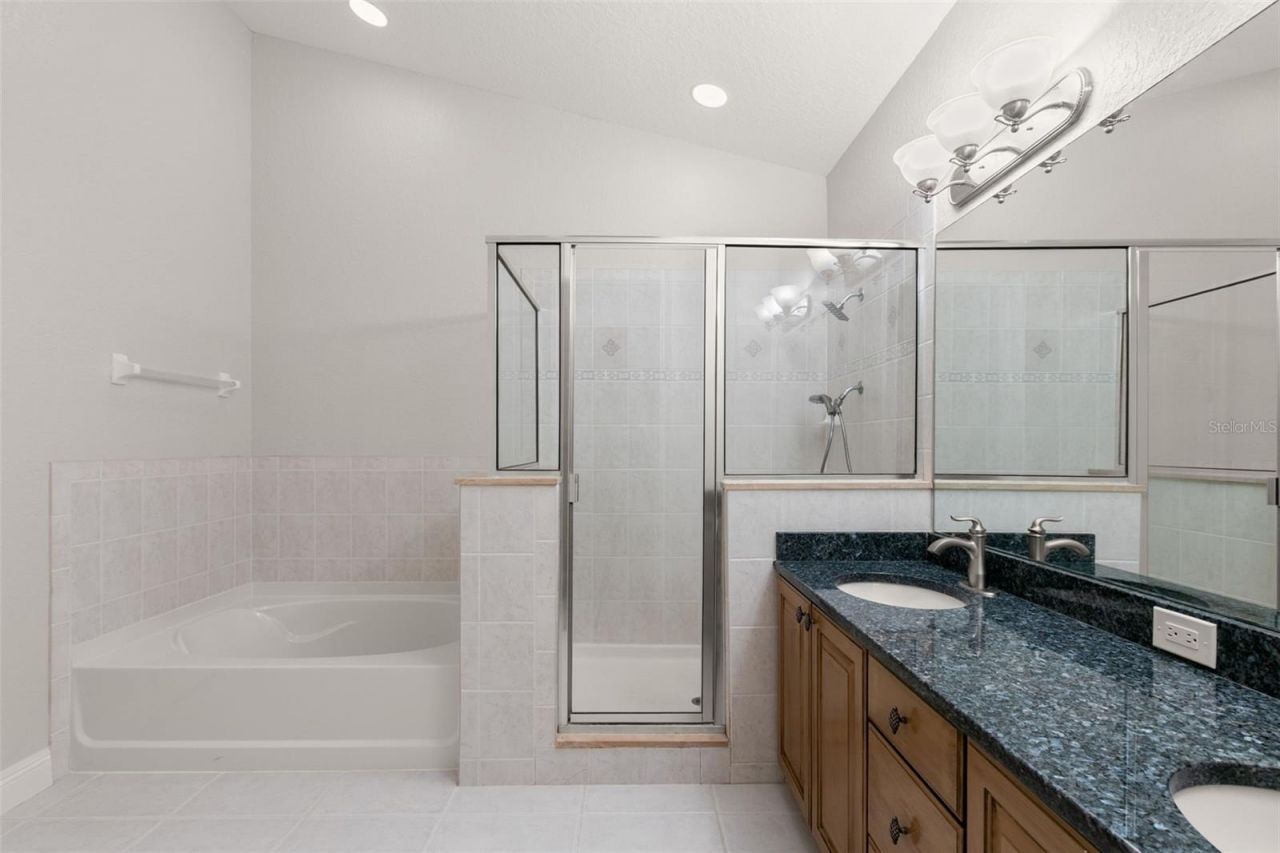 24 Mangrove Point, Saint Petersburg, FL 33705 Photo