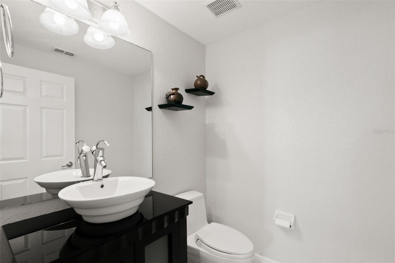 24 Mangrove Point, Saint Petersburg, FL 33705 Photo