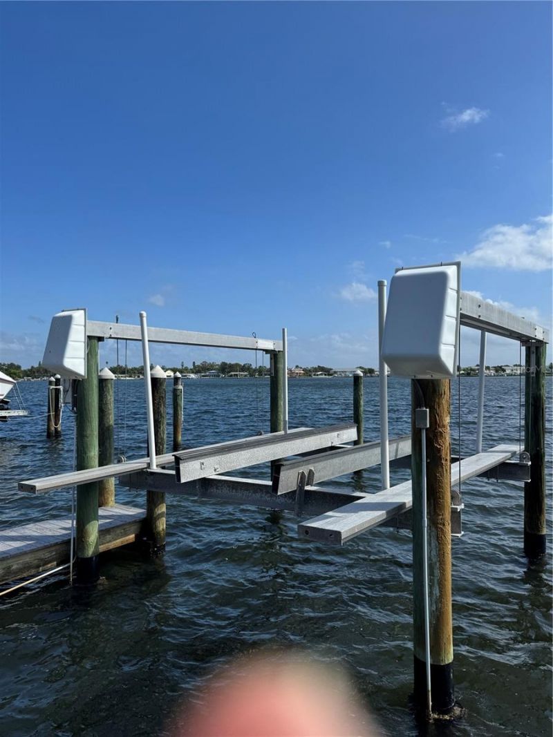 24 Mangrove Point, Saint Petersburg, FL 33705 Photo