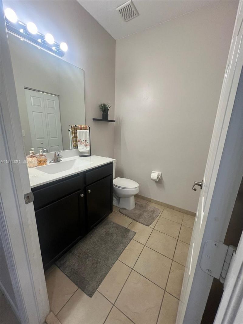 133 SE 28th Ter, Unit 9, Homestead, FL 33033 Photo