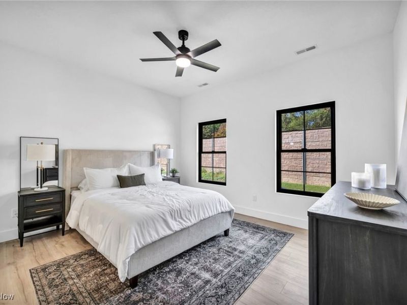 6728 Benedict Drive, Cleveland, OH 44130 Photo 24