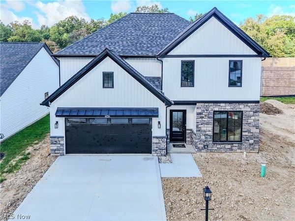 6724 Benedict Drive, Unit SL2, Middleburg Heights, OH 44130