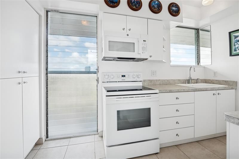 1900 S Ocean Drive, Unit 810, Fort Lauderdale, FL 33316 Photo