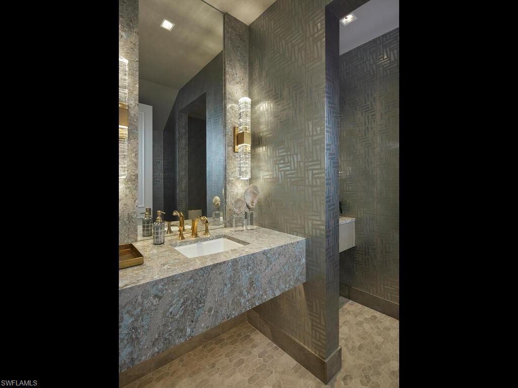 2075 Gordon Dr E, Naples, FL 34102 Photo