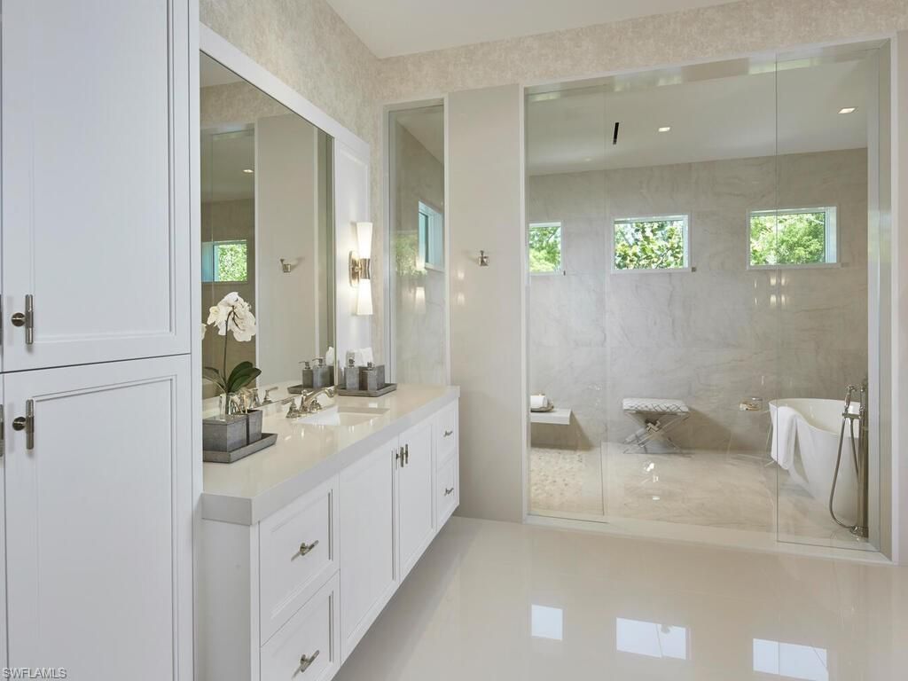 2075 Gordon Dr E, Naples, FL 34102 Photo