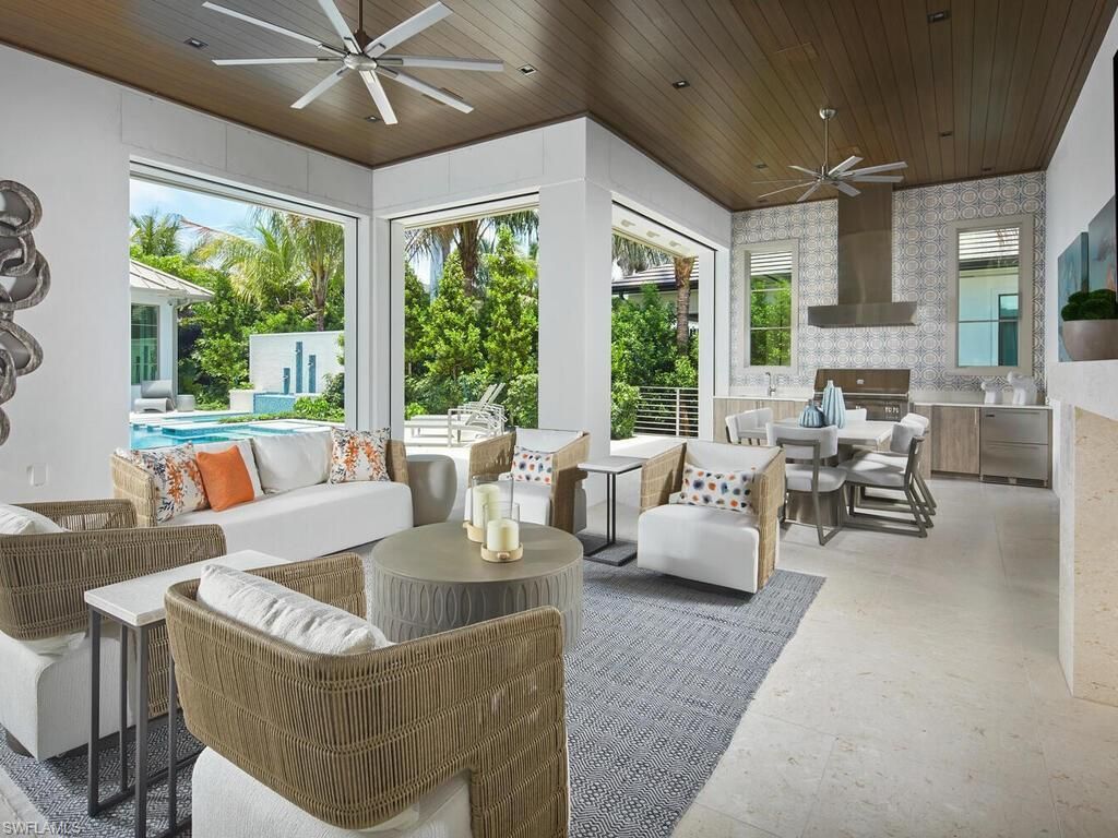 2075 Gordon Dr E, Naples, FL 34102 Photo