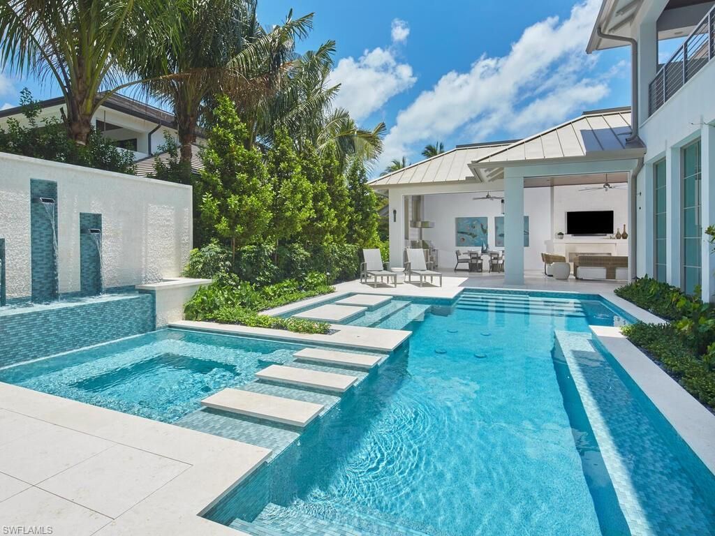 2075 Gordon Dr E, Naples, FL 34102 Photo