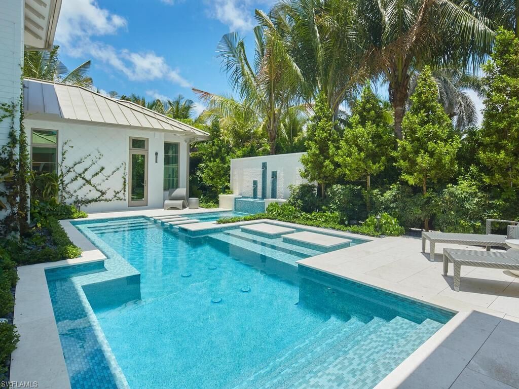 2075 Gordon Dr E, Naples, FL 34102 Photo