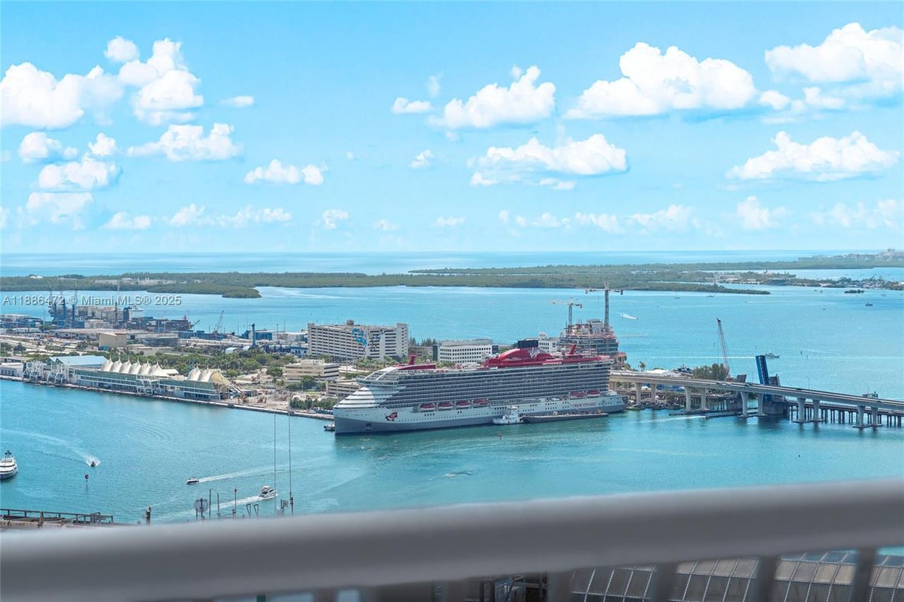 1750 N Bayshore Dr, Unit 4802, Miami, FL 33132 Photo