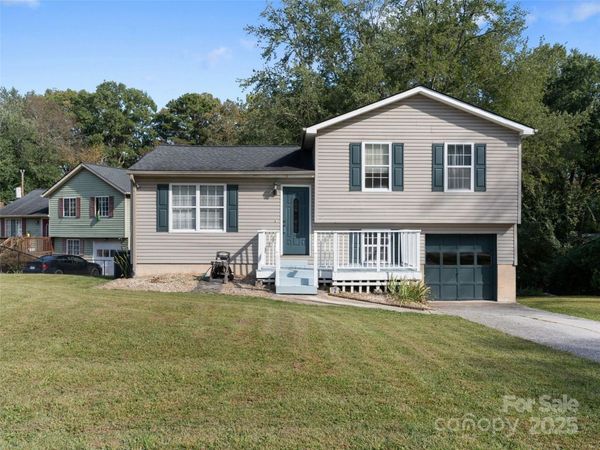 227 Bradshaw Avenue, Hendersonville, NC 28792