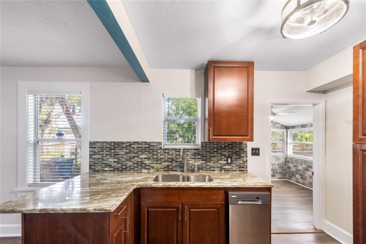 2010 42nd Street S, Saint Petersburg, FL 33711 Photo