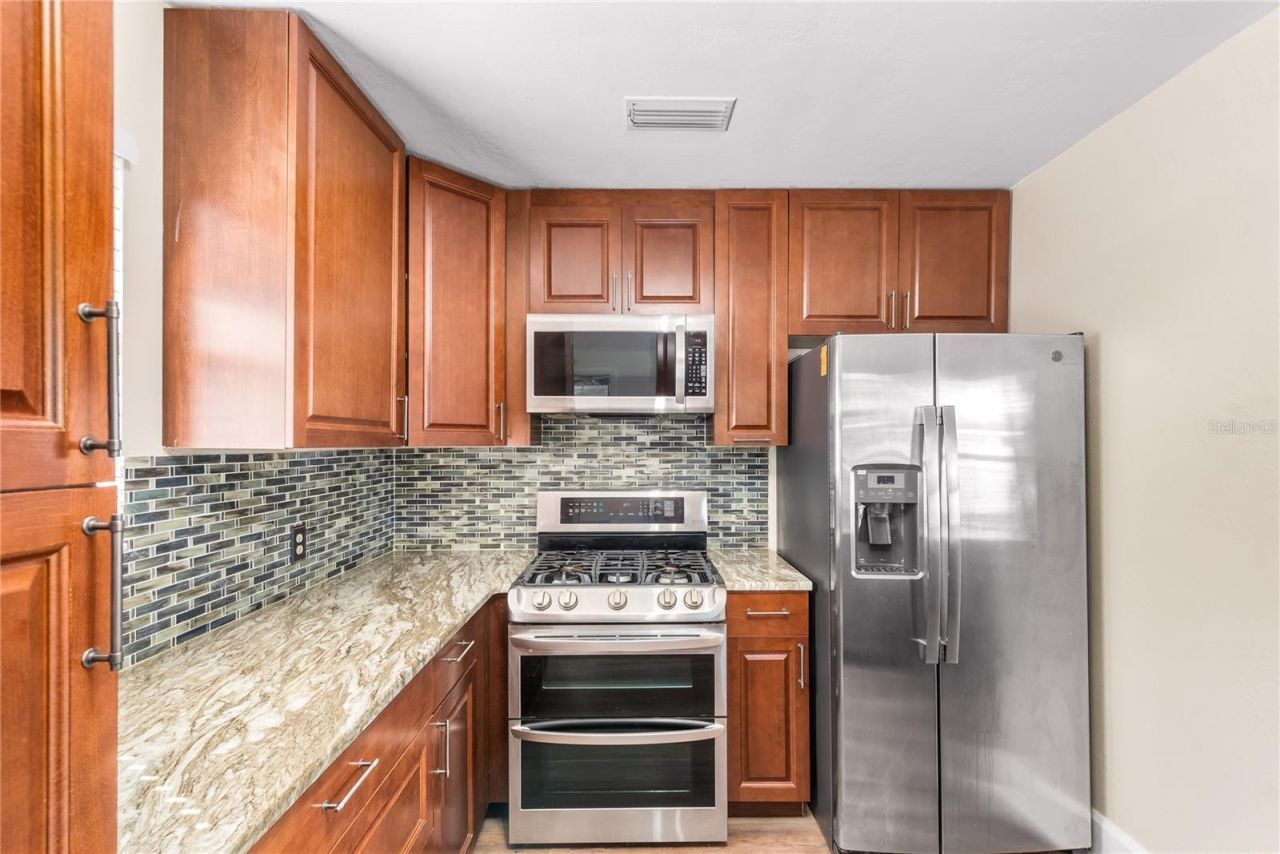 2010 42nd Street S, Saint Petersburg, FL 33711 Photo