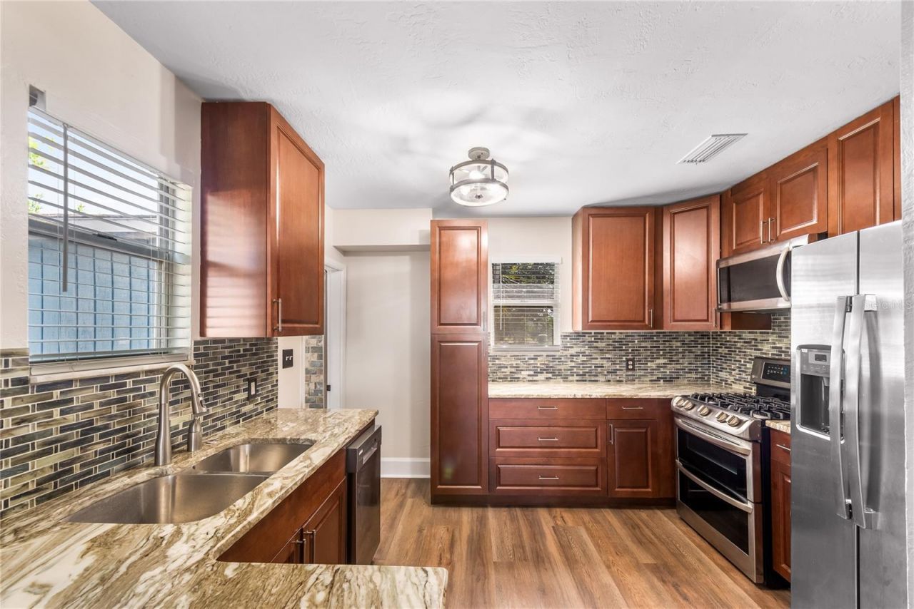 2010 42nd Street S, Saint Petersburg, FL 33711 Photo