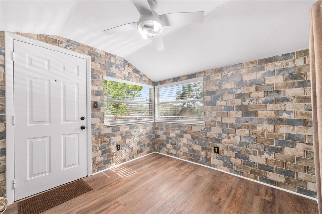 2010 42nd Street S, Saint Petersburg, FL 33711 Photo