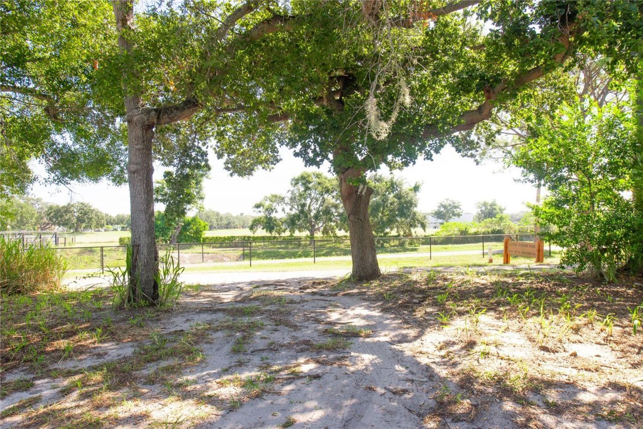 2010 42nd Street S, Saint Petersburg, FL 33711 Photo