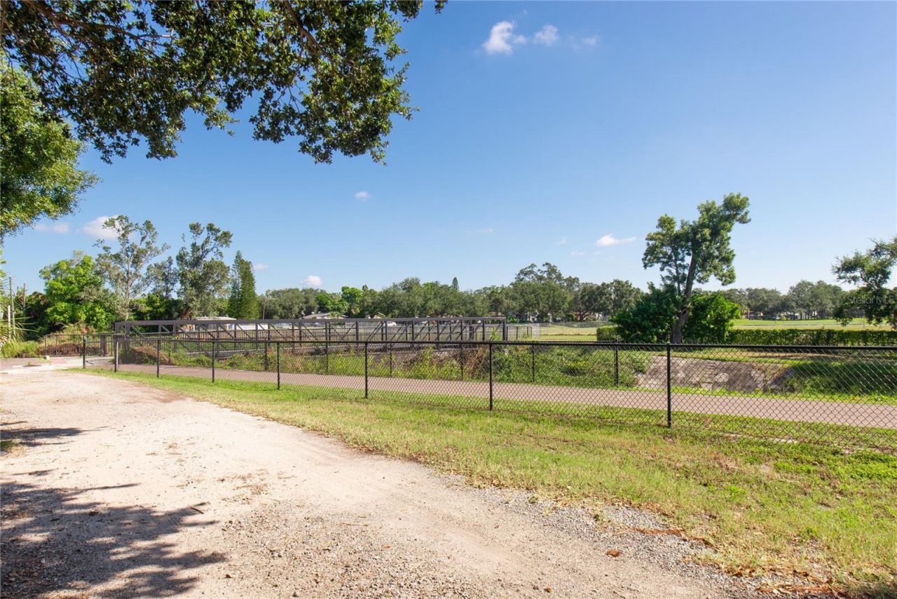 2010 42nd Street S, Saint Petersburg, FL 33711 Photo