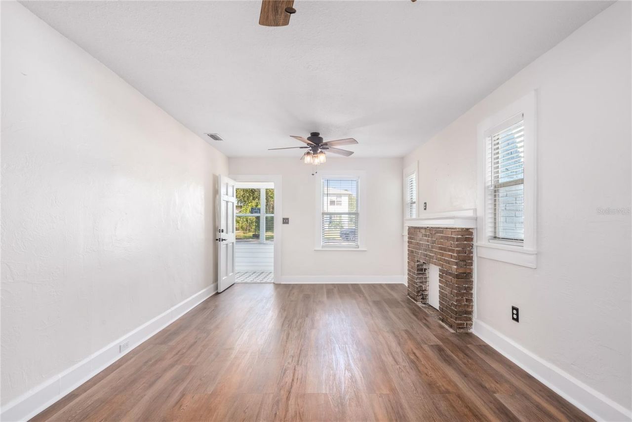 2010 42nd Street S, Saint Petersburg, FL 33711 Photo